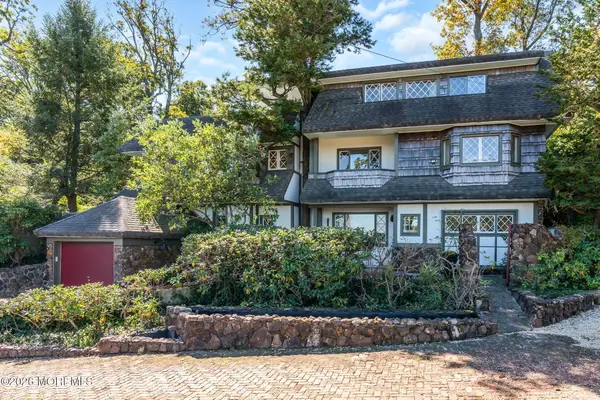 7 Hillside Road, Atlantic Highlands, NJ 07716