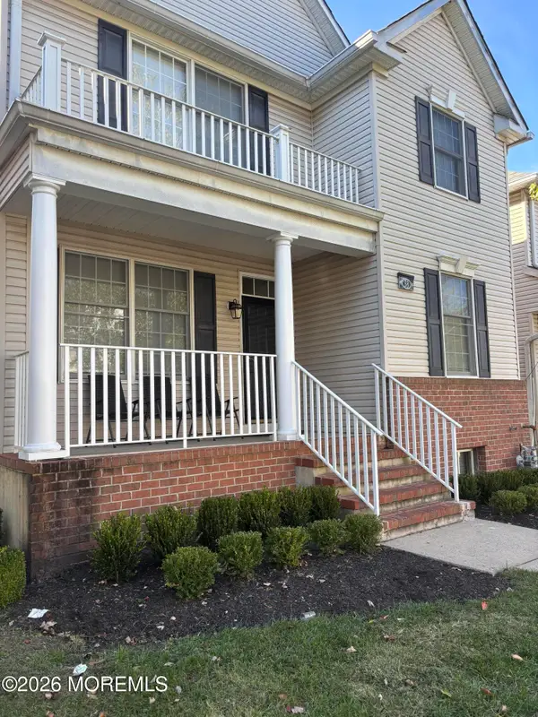 38 Ponderosa Drive, Lakewood, NJ 08701