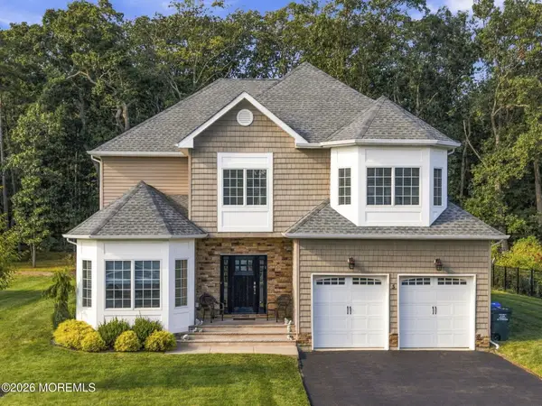 5 Sarah Lane, Eatontown, NJ 07724