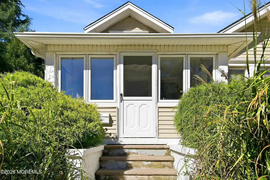 27 Windsor Court, Neptune City, NJ 07753 - #3