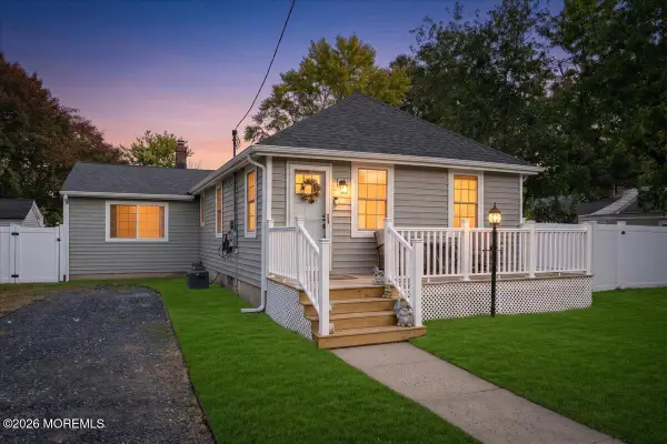 44 Dakota Avenue, Middletown, NJ 07748