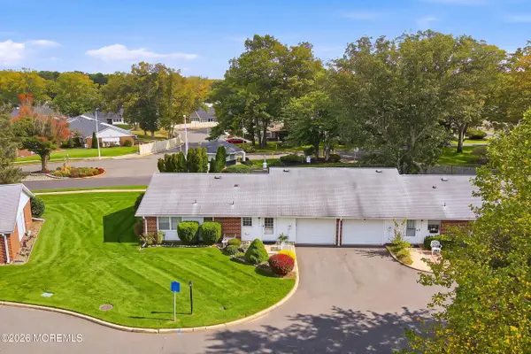 928D Thornhill Court #D, Lakewood, NJ 08701