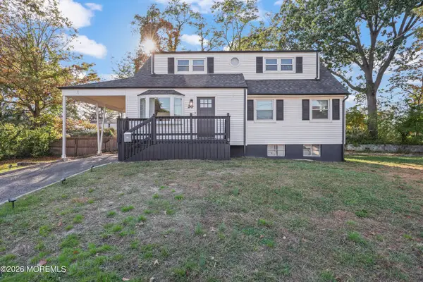 20 Oregon Avenue, Hazlet, NJ 07730