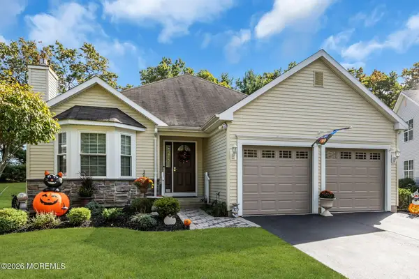 74 Foxwood Road, Lakewood, NJ 08701