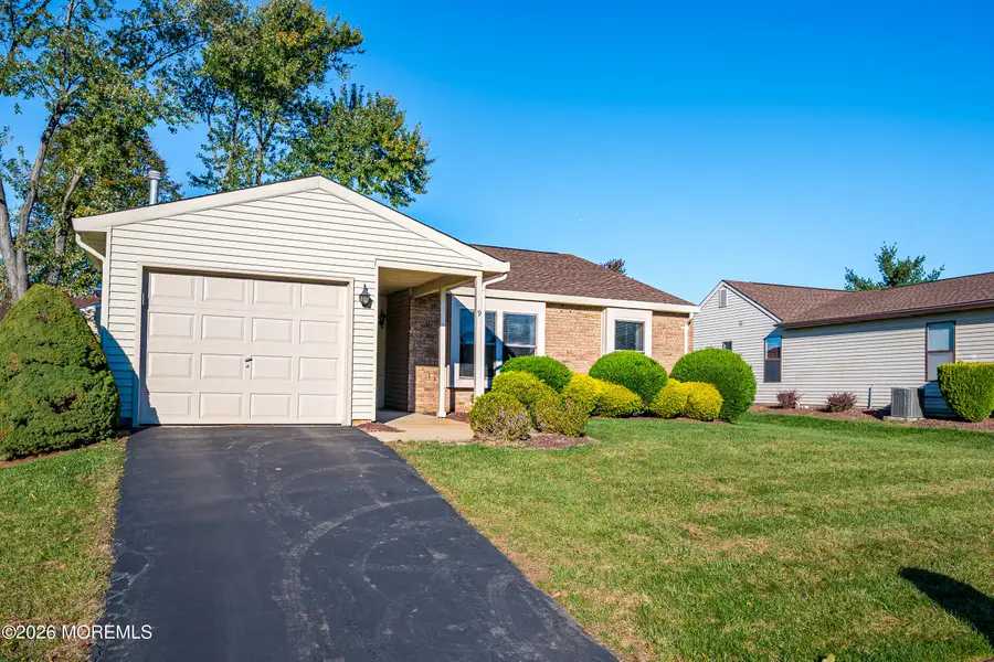 9 Bishop Court, Marlboro, NJ 07746 - #3