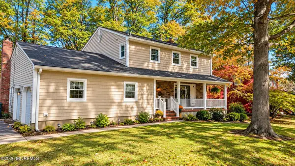 27 Surrey Lane, Eatontown, NJ 07724