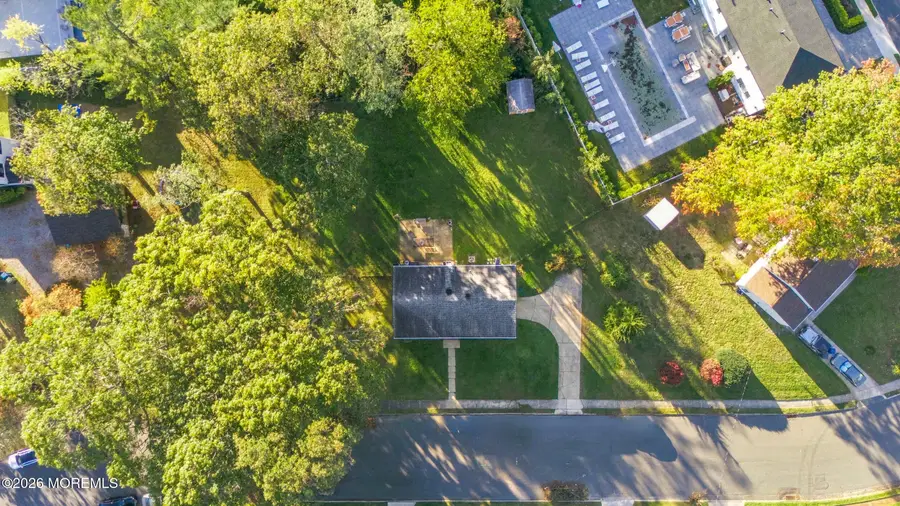 3 Roslyn Drive, Oakhurst, NJ 07755 - #3