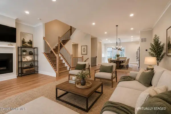 16 Valiant Court, Middletown, NJ 07748