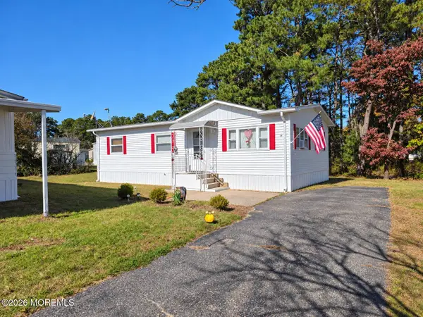 10 Raccoon Avenue, Whiting, NJ 08759
