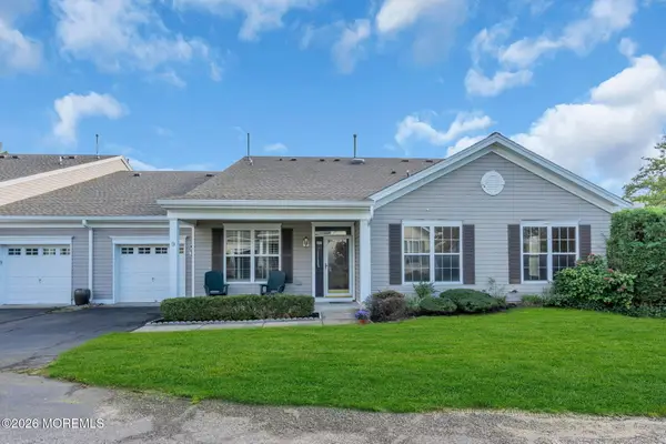 9 Sunnyfield Lane, Lakewood, NJ 08701