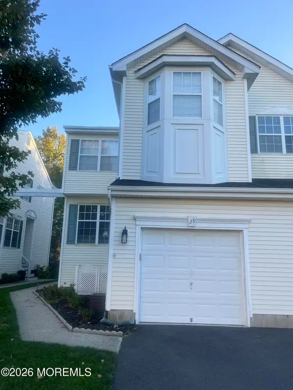 29 Cheyenne Street, Tinton Falls, NJ 07712