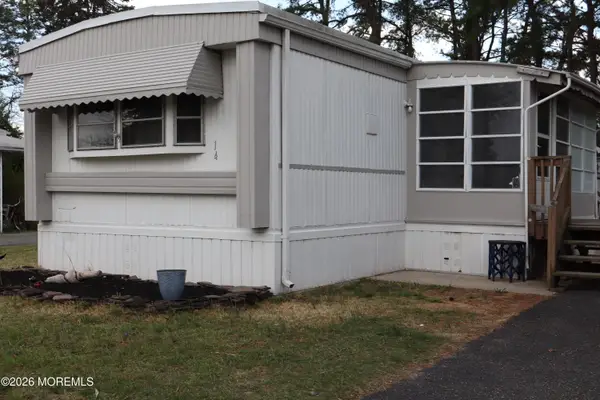 14 Kingfisher Way, Whiting, NJ 08759