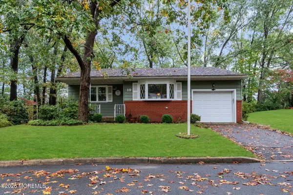 19 Pennsylvania Drive, Whiting, NJ 08759