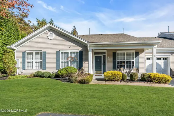 33 Golden Willows Avenue, Lakewood, NJ 08701