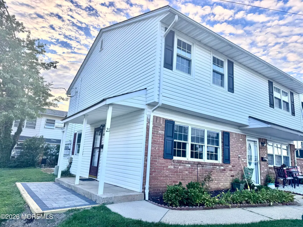 21 Iowa Court, Matawan, NJ 07747 - #1