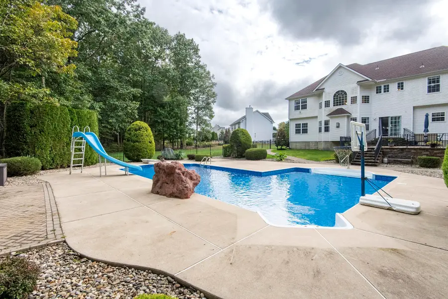 28 Kacie Lynn Ct, Jackson Township, NJ 08527 - Image #2