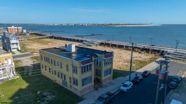 111 Oriental Ave Ave, Atlantic City, NJ 08401