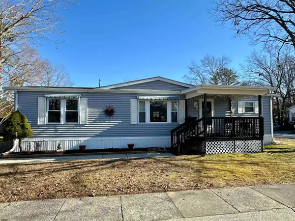 56 Hickory Ln Ln, Mays Landing, NJ 08330