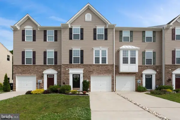 13 Tailor Ln, Sicklerville, NJ 08081