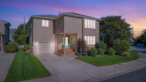 21 Seaside Ct, Margate, NJ 08402