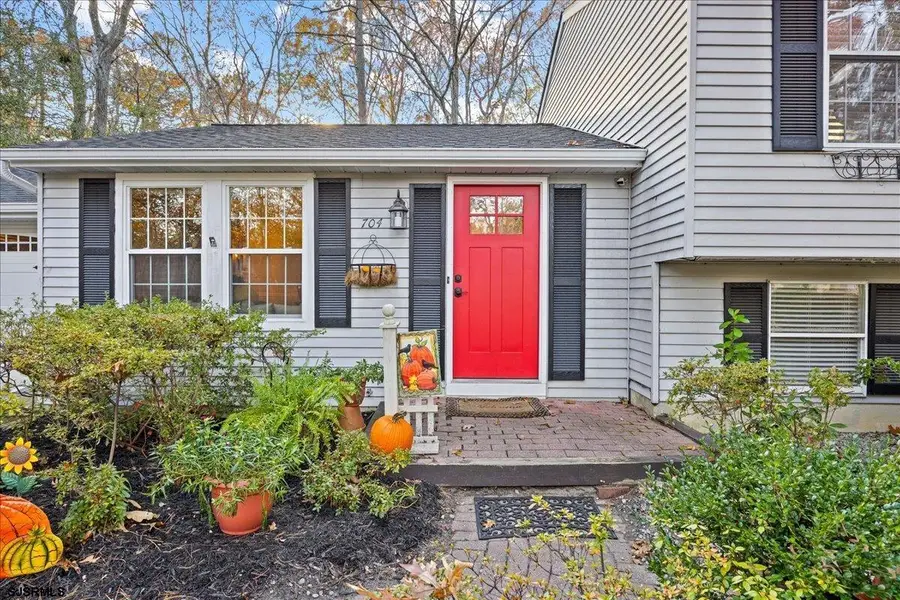 704 Moonraker Ct, Smithville, NJ 08205 - Image #2