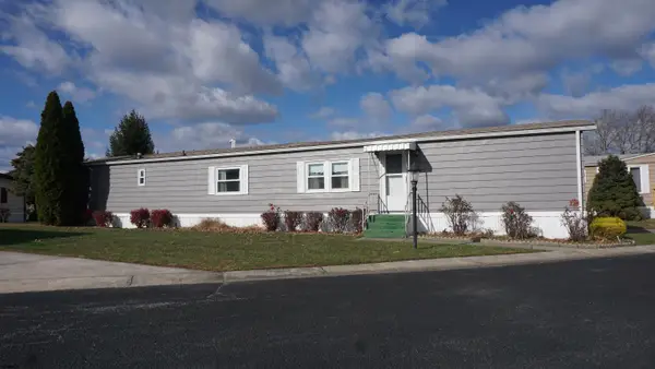 572 Miles Standish Dr, Buena Vista Township, NJ 08310