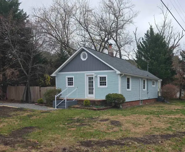 802 Hamburg Ave, Egg Harbor City, NJ 08215