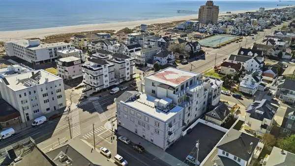 5307 Atlantic Ave Ave #E, Ventnor, NJ 08406