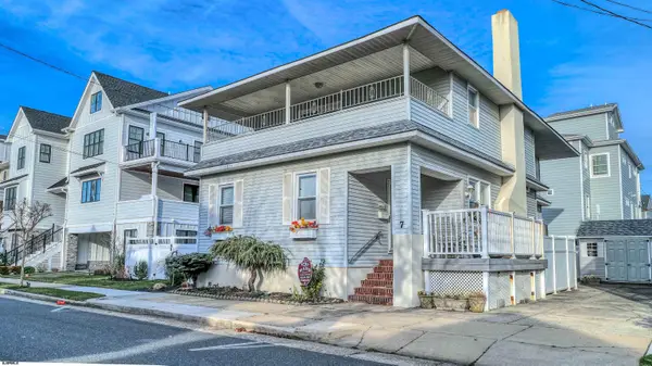 7 S Hanover Ave, Margate, NJ 08402