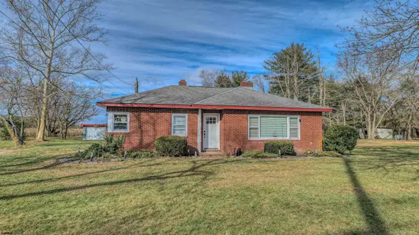 2947 Cologne Ave, Mays Landing, NJ 08330