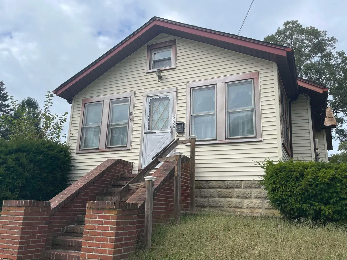 236 E Wyoming Ave, Absecon, NJ 08201 - Image #1