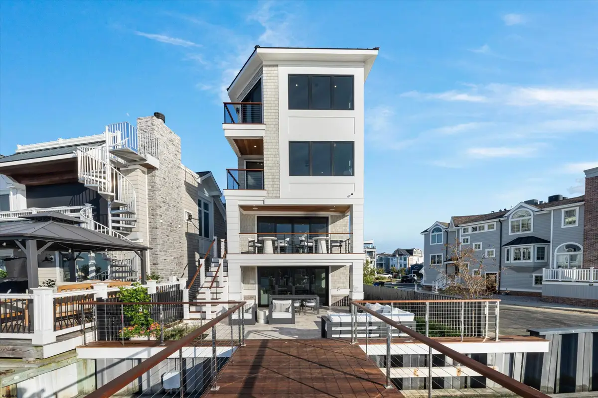 233 W 17th St, Ocean City, NJ 08226 - Image #1