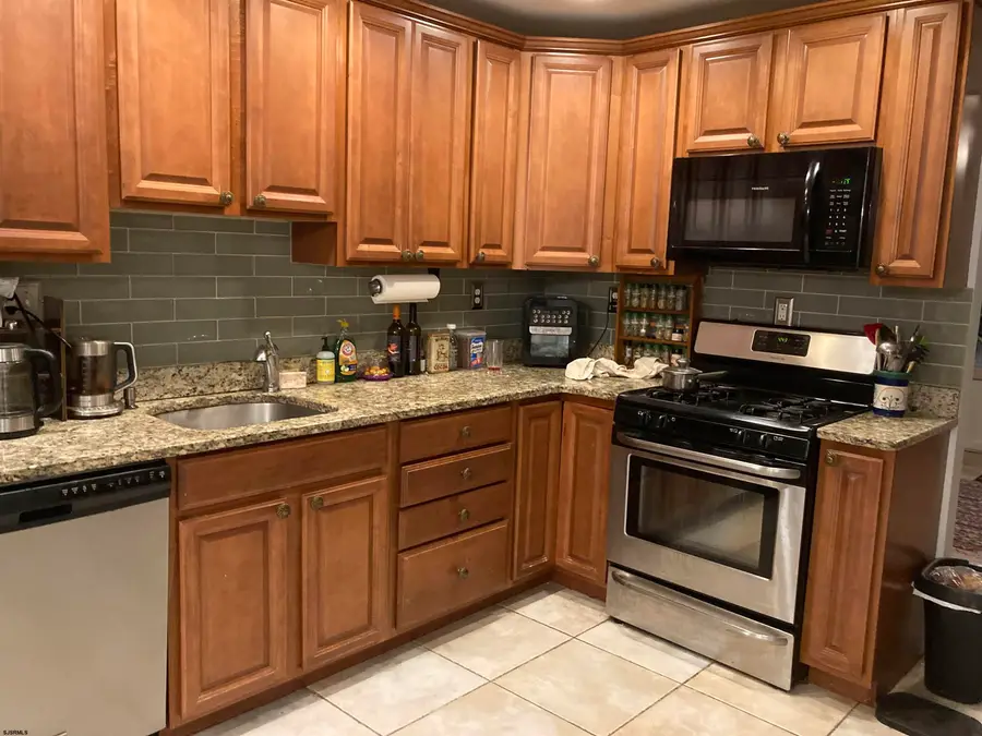 549 Barr Ave, Linwood, NJ 08221-1202 - Image #2