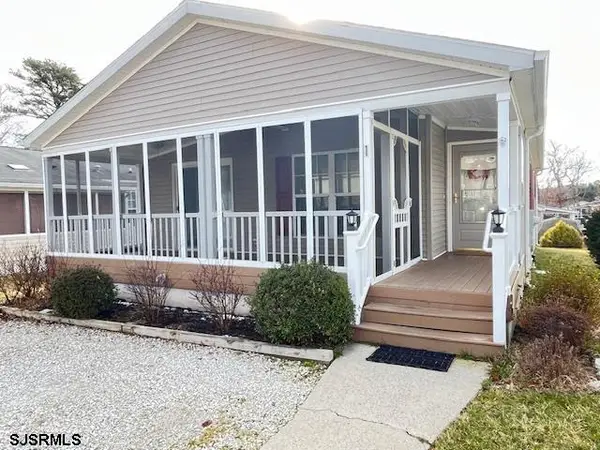 1 Fernwood Ln, Mays Landing, NJ 08330