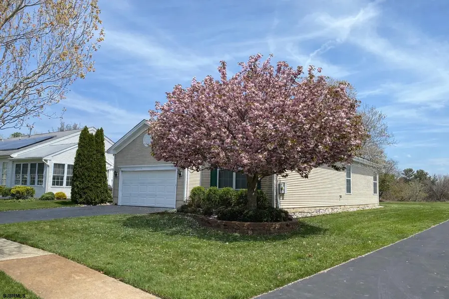 100 Hyannis Ct, Galloway, NJ 08205 - #2