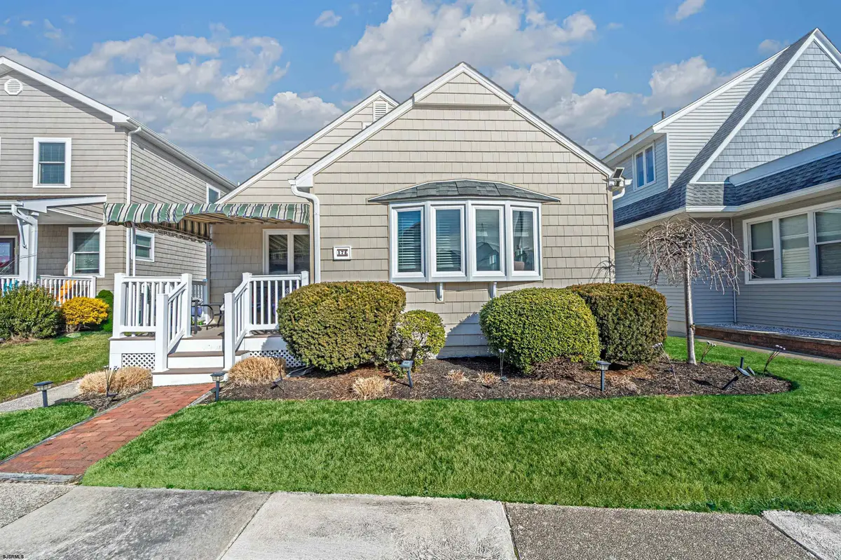 17 E Colmar Circle, Margate City, NJ 08402 - #1