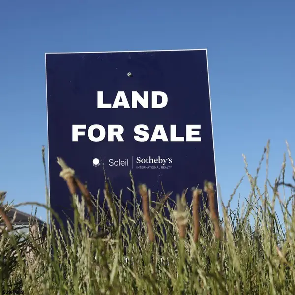 321 N Huntington Ave, Margate, NJ 08402