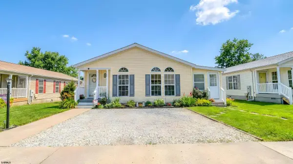 3 Fernwood Ln, Mays Landing, NJ 08330