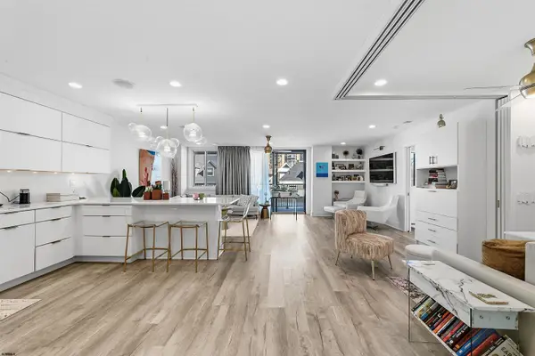 5000 Boardwalk Ave #113, Ventnor, NJ 08406-2916