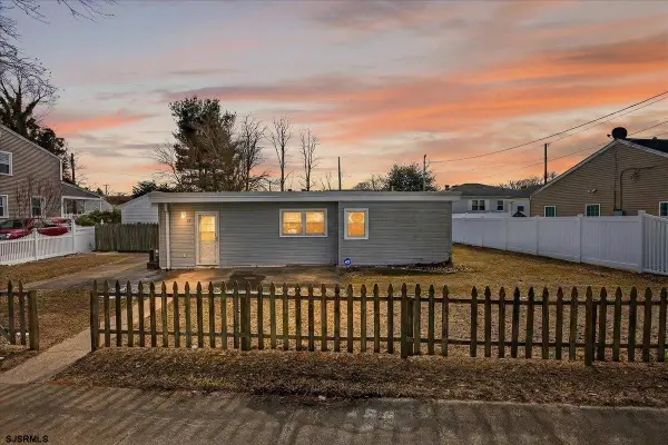 32 W Meyran, Somers Point, NJ 08244