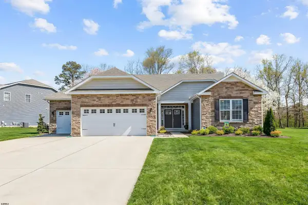 154 Laquinta Dr, Egg Harbor Township, NJ 08234