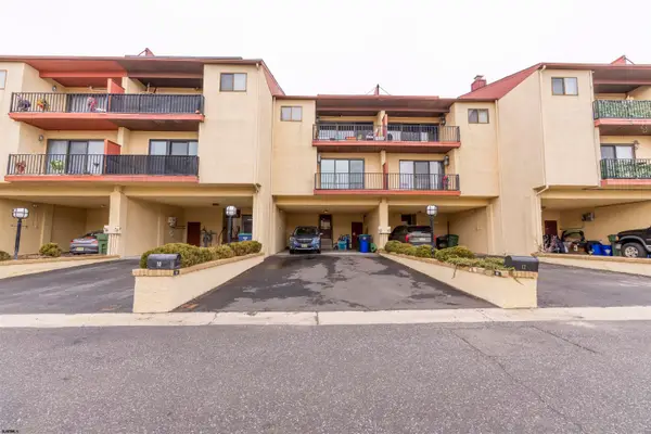 10 Empire Dr, Egg Harbor Township, NJ 08232