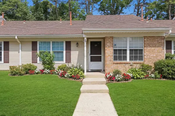 46 Club Pl #46, Galloway Township, NJ 08205