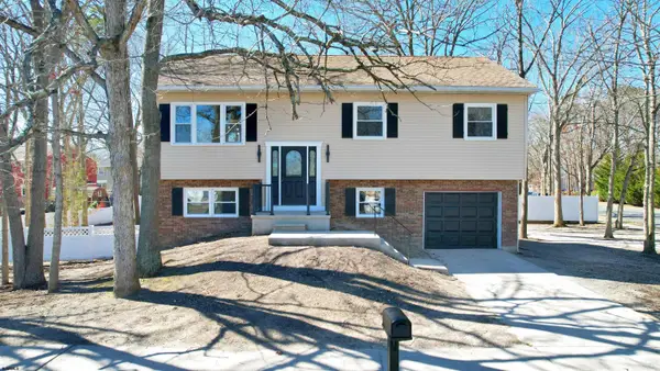 15 Wayne Dr, Somers Point, NJ 08244