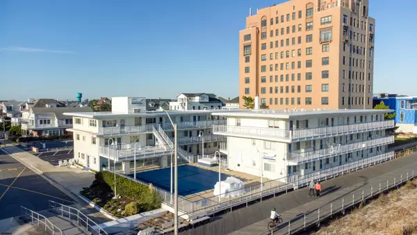 111 S Dudley Ave #108, Ventnor, NJ 08406