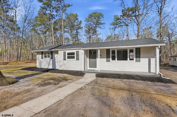 2011 Deer Track Ln, Hamilton Township, NJ 08037