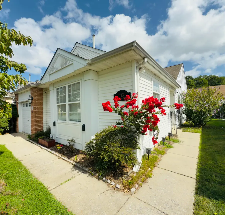 713 Barbados Dr Dr, Williamstown, NJ 08094 - #2