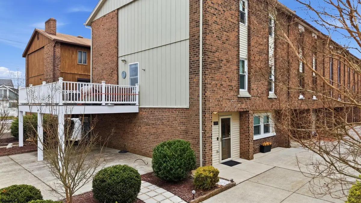 28 N Washington Ave, Margate City, NJ 08402 - #1