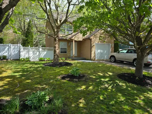 126 Constitution Dr, Egg Harbor Township, NJ 08753