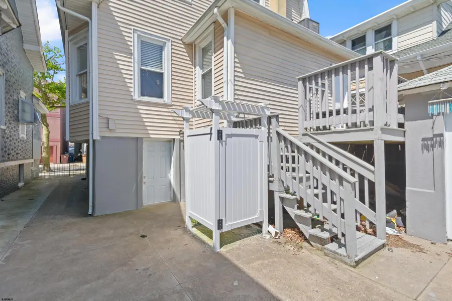 11 N Weymouth Ave, Ventnor City, NJ 08406 - #2